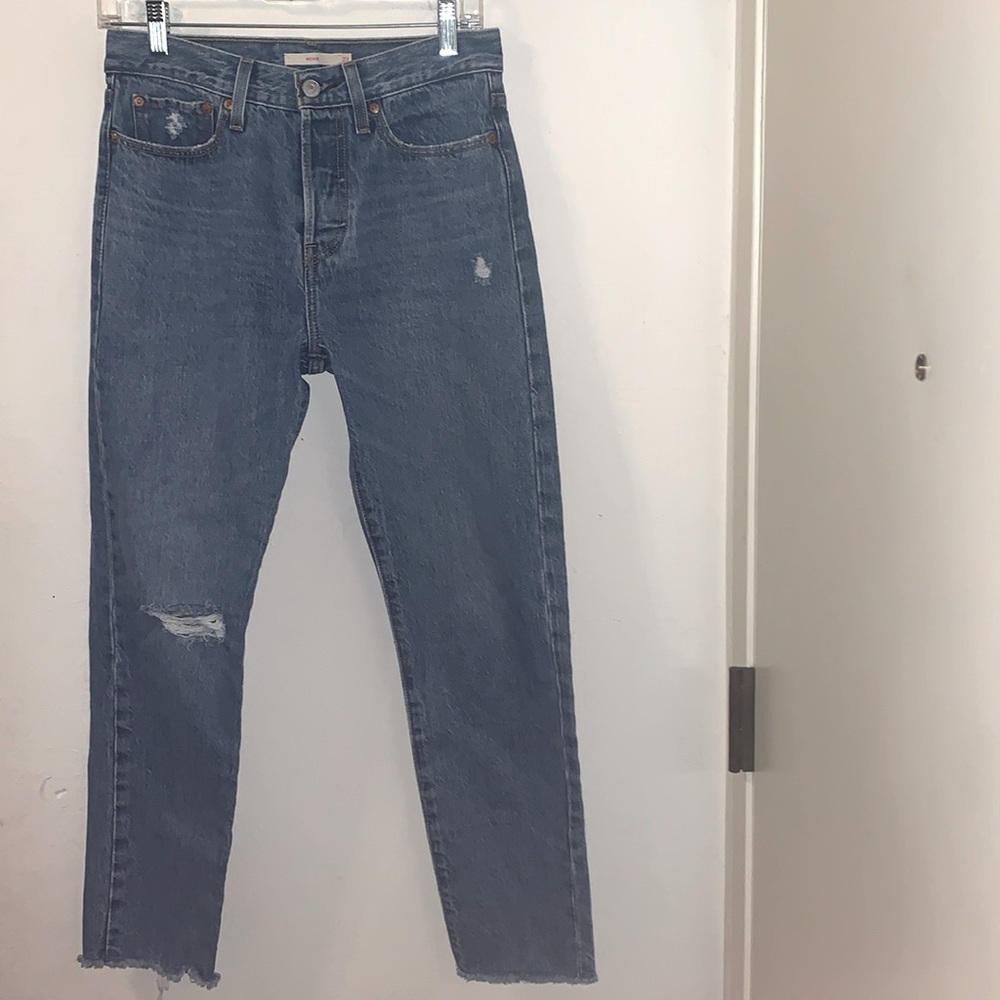 🎁Like New Levi Strauss Blue Distressed Wedgie FringeJean #CW4020-5096 Size:4/W27